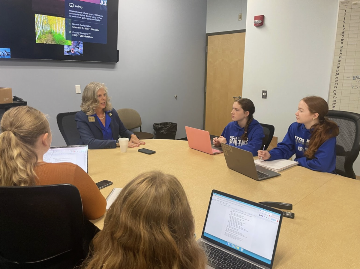 Senator Shelley Funke Frommeyer speaks to four Highlands Journalism Students.

Courtesy of HHS Publications program 